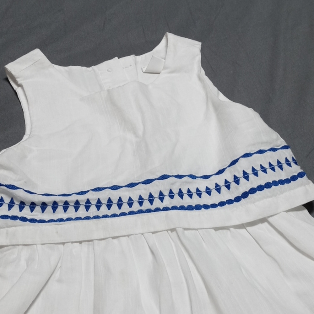 Dress - Picture 2 of 4